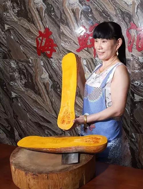 種南瓜竟然種出“麻煩”了，瓜販搶購，電視臺記者也趕來了